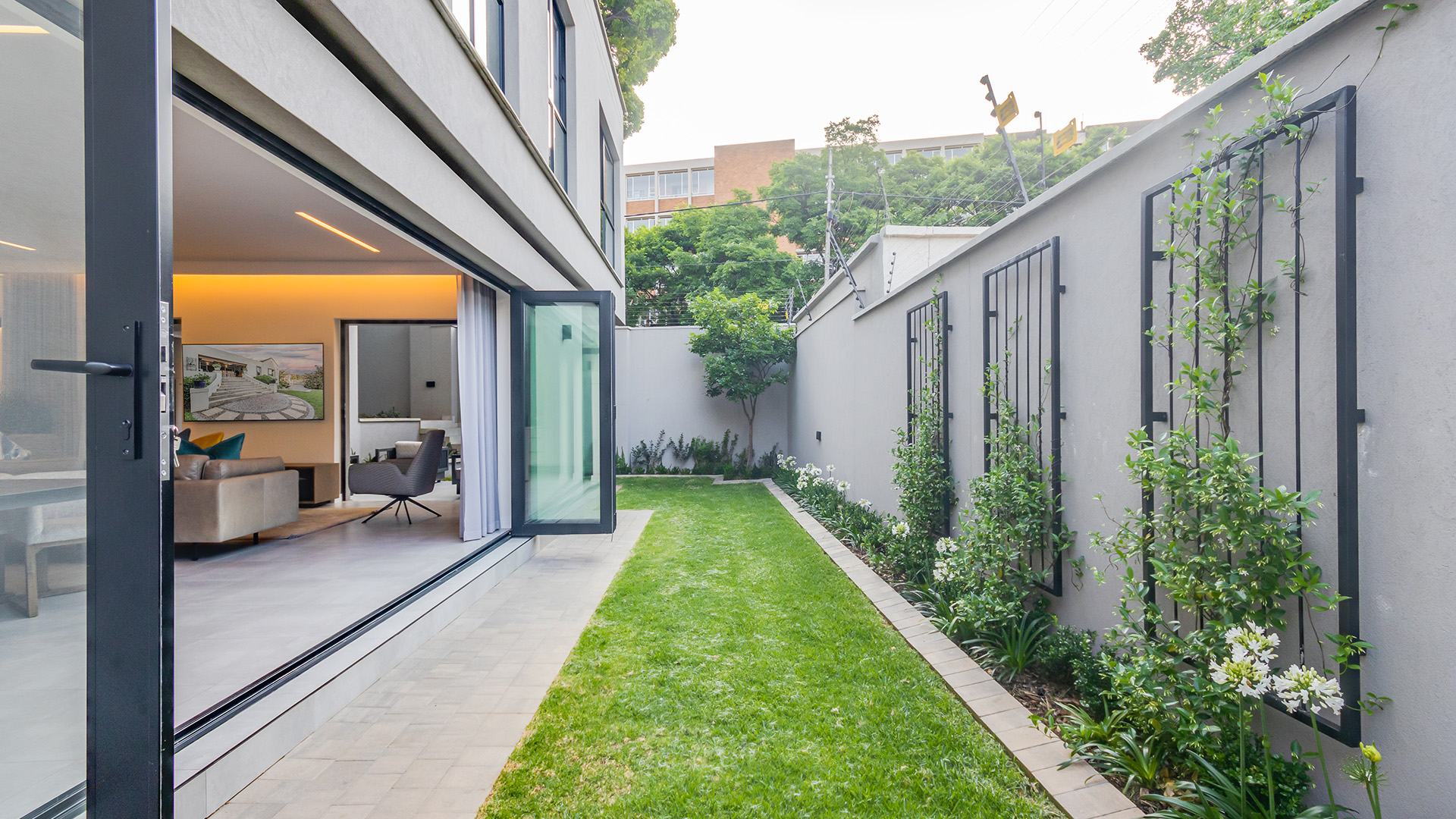http://Melrose%20walk%20gallery%20images_0024_Melrose%20Walk%20High%20Res%20(25%20of%2035)